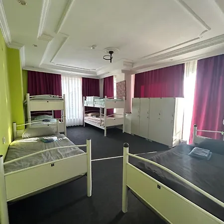 Hostal A07 *